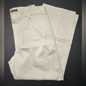 NWT Dockers Men’s Khaki Pants, Size W34 L29